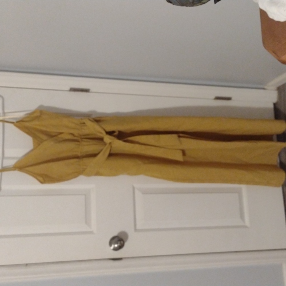 Flying tomato romper with pockets sz S